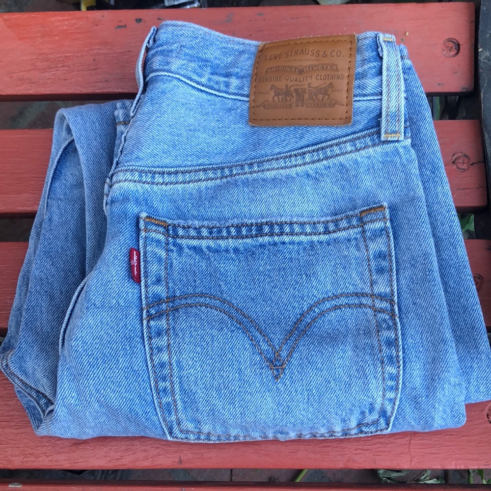 Levi’s ribcage ankle straight jeans size 27